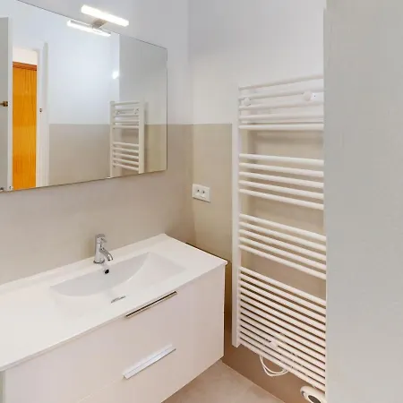 Superbe 2p Climatise Avec Terrasses, Garage Et Piscine, Face A La Mer. - Fr-1-196-222 Apartment *